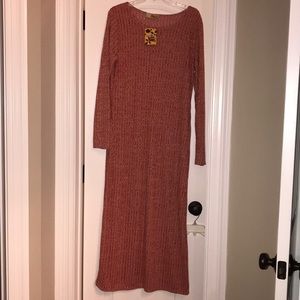 Maxi dress with slits